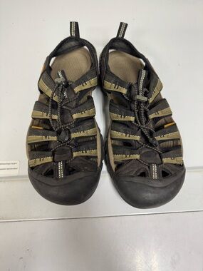 Men’s KEEN Newport H2 Sandal (Olive Tan/Black) - Size 8.5